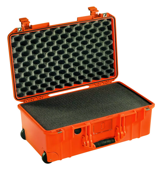 Peli™ 1535 Air Carry-On m/skum