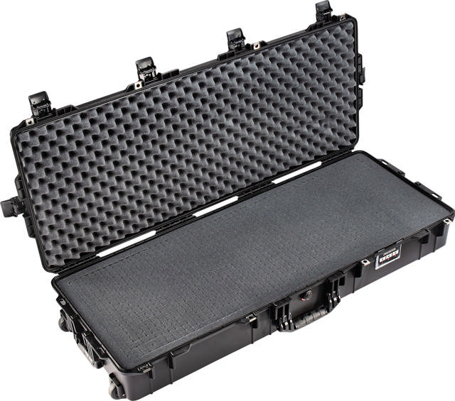 Peli™ 1745 Air case m/skum